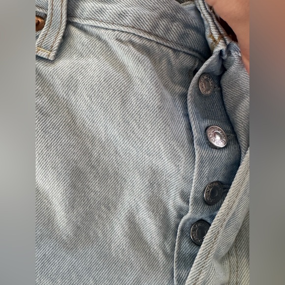 🔥Levi’s Ribcage Straight Ankle Jeans | Size 31 | Light Wash Distressed - Picture 8 of 11